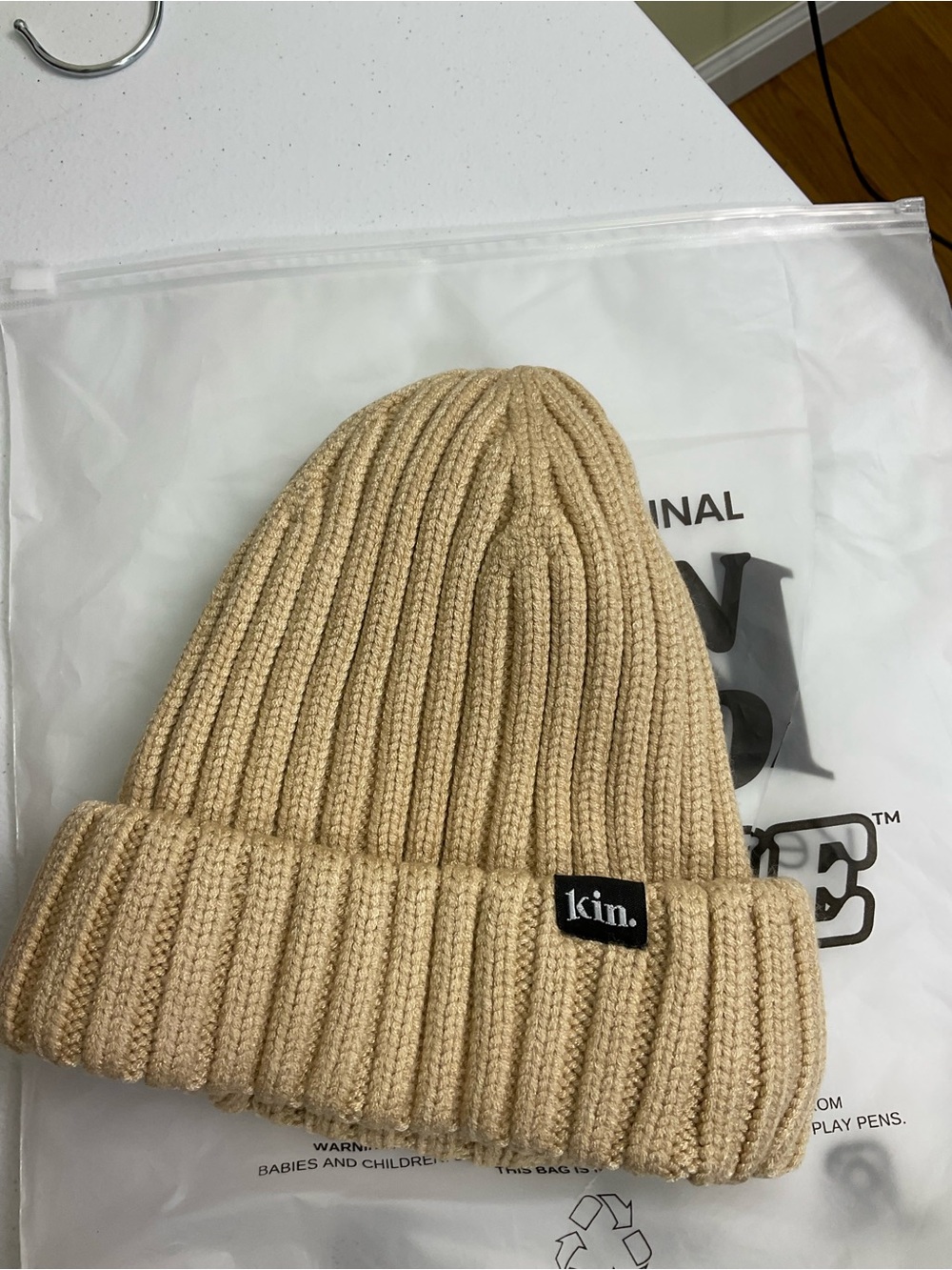 TAN SHORT SATIN LINED BEANIE